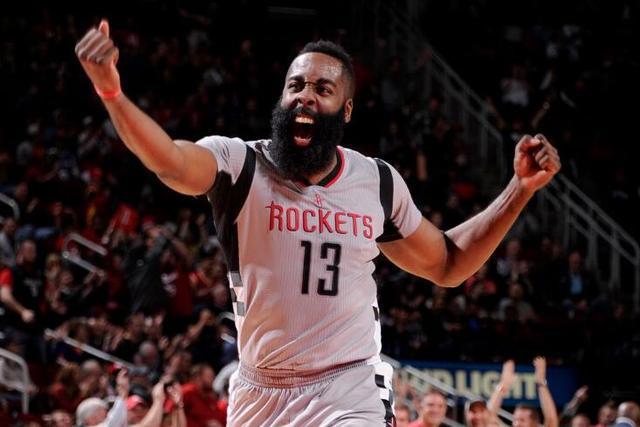 广西梧州半程马拉松火热开赛 万名跑者竞速“岭南古郡”